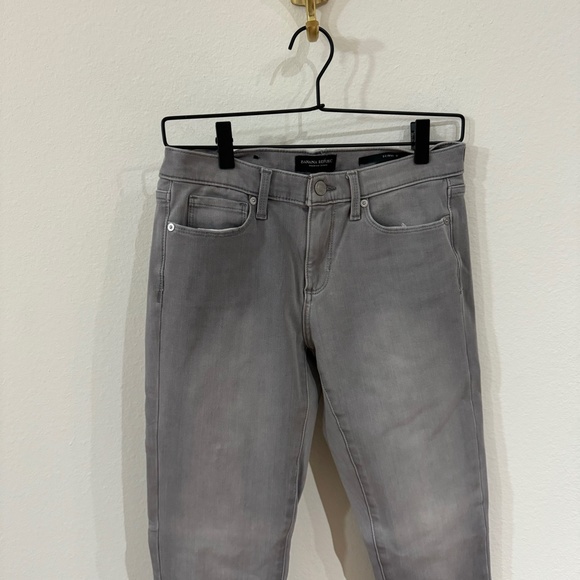 Banana Republic Jeans Women's Size 27 Grey Light Washed Denim City Casual - Picture 2 of 5